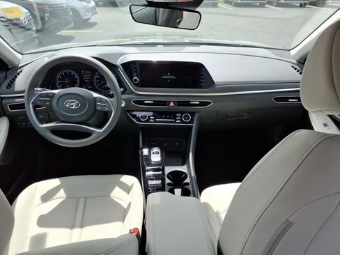 Used 2023 Hyundai Sonata SEL w/ Preferred Accessory Package FWD image 12