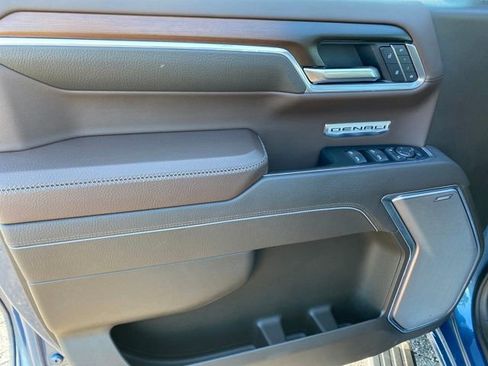 Certified 2025 GMC Sierra 1500 Denali w/ Denali Reserve Package image 18