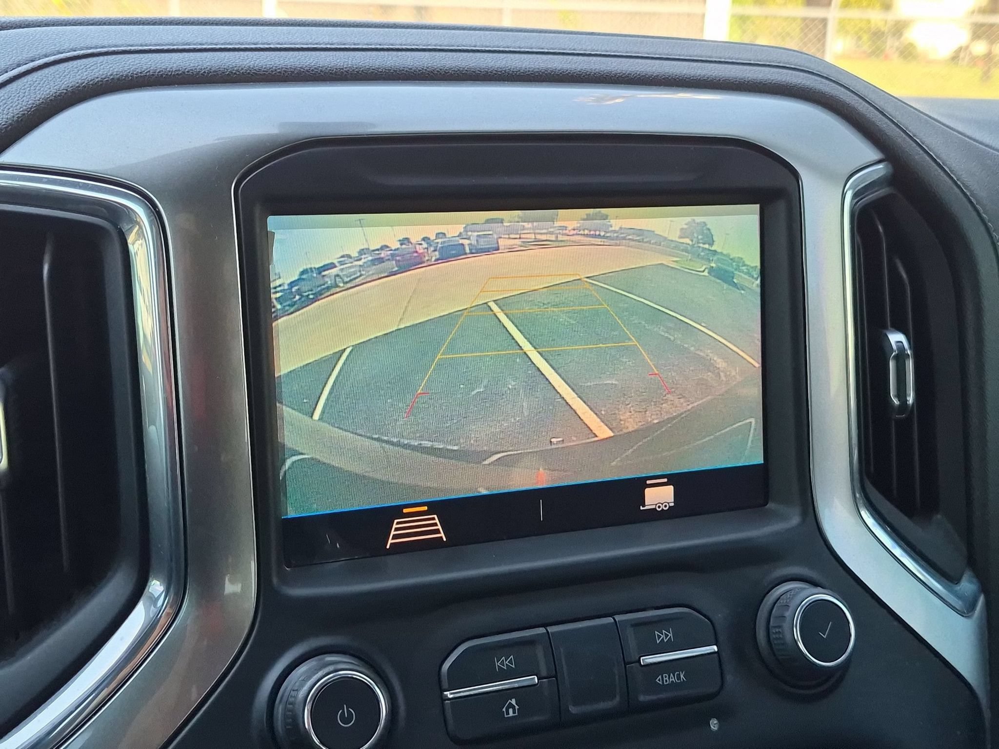Used 2021 Chevrolet Silverado 1500 LT RWD image 19