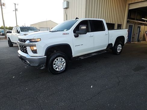 Used 2023 Chevrolet Silverado 2500 LT w/ Convenience Package image 2