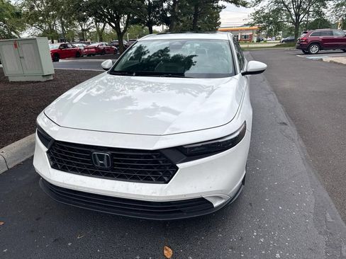 Used 2024 Honda Accord EX image 3