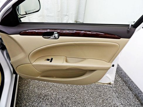 Used 2011 Buick Lucerne CX image 11