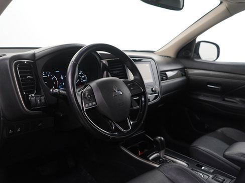 Used 2020 Mitsubishi Outlander SEL image 17