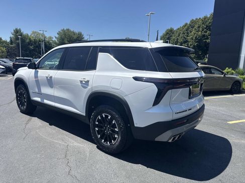 Used 2025 Chevrolet Traverse Z71 w/ Enhanced Driving Package AWD/4WD image 3
