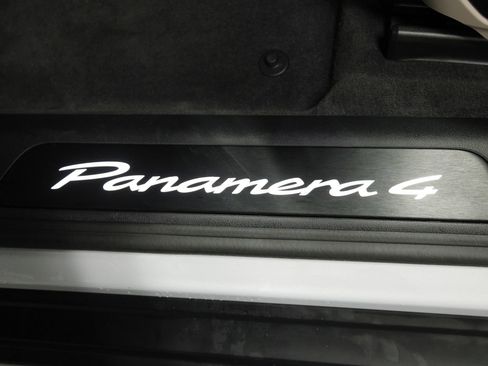 Used 2025 Porsche Panamera 4 image 28