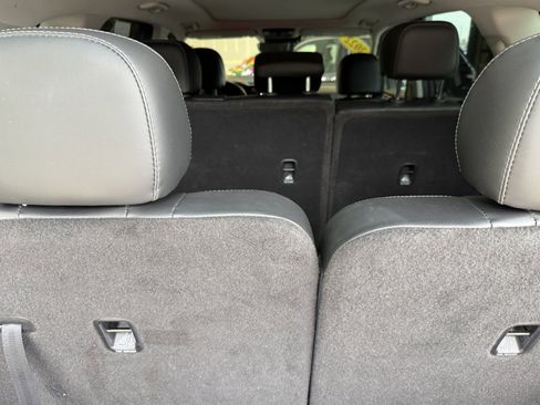 Used 2022 Kia Sorento S w/ Panoramic Sunroof Package FWD image 27