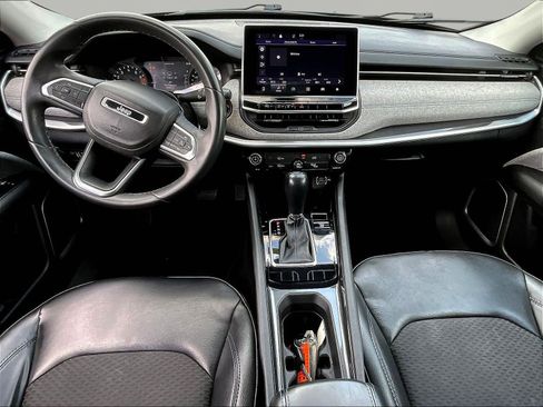 Used 2022 Jeep Compass Latitude FWD image 7