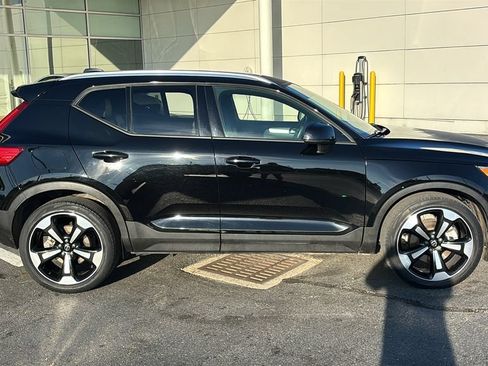 Used 2022 Volvo XC40 T5 Momentum w/ Premium Package AWD/4WD image 27