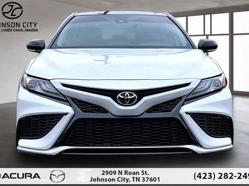 Used 2022 Toyota Camry XSE image 3