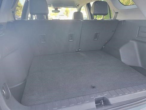 Certified 2024 GMC Terrain SLT w/ Infotainment Package II image 17