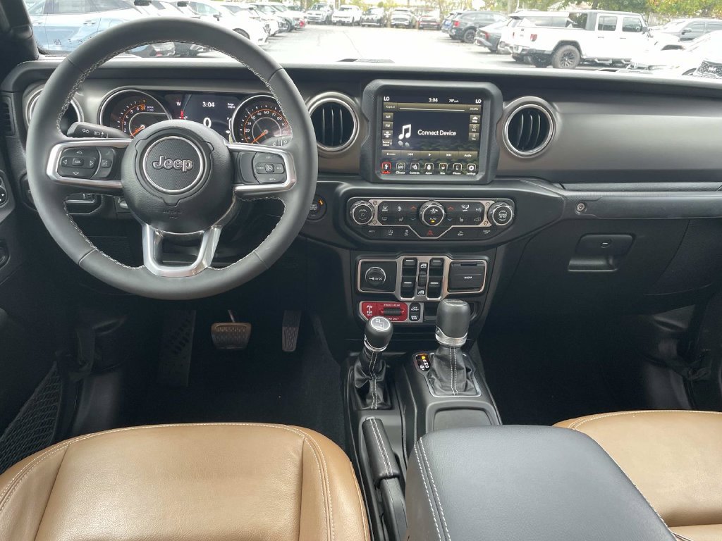 Used 2023 Jeep Gladiator Rubicon w/ Cold Weather Group AWD/4WD image 12