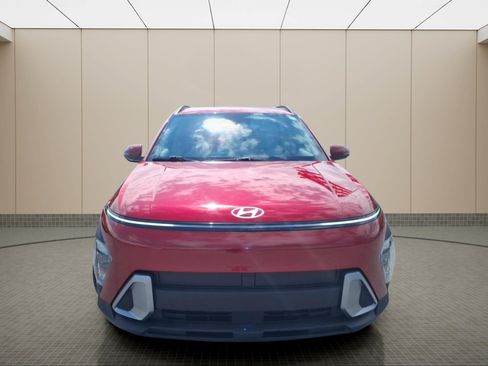 Used 2025 Hyundai Kona SEL FWD image 4