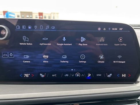 Used 2025 Chevrolet Traverse LT w/ Sun and Wheel Package AWD/4WD image 27