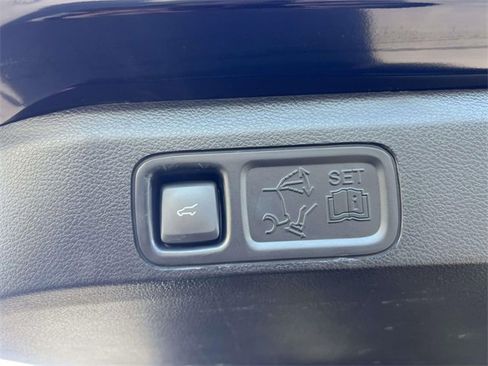 Certified 2021 Lincoln Navigator Reserve w/ Luxury Package image 8