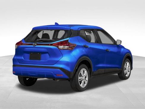 Used 2023 Nissan Kicks S FWD image 2
