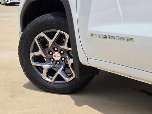 Used 2022 GMC Sierra 1500 SLT AWD/4WD image 31
