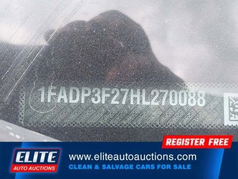 Used 2017 Ford Focus SE FWD image 18