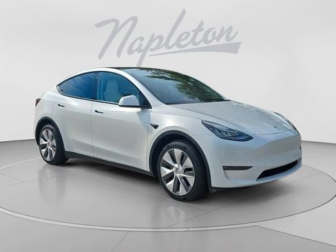 Used 2023 Tesla Model Y Long Range AWD/4WD image 8