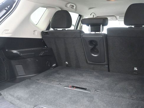 Used 2015 Nissan Rogue SV AWD/4WD image 11