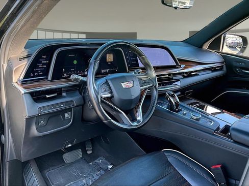 Used 2023 Cadillac Escalade ESV Premium Luxury AWD/4WD image 13