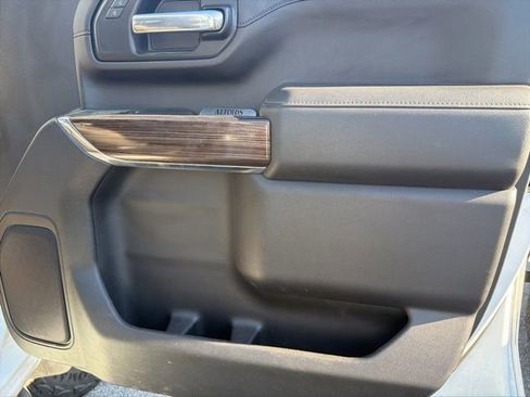 Used 2023 Chevrolet Silverado 2500 LT w/ Convenience Package image 11