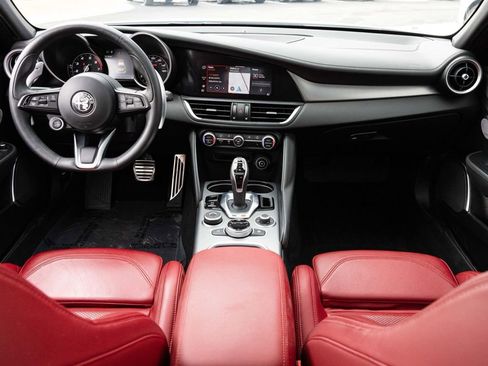 Used 2023 Alfa Romeo Giulia Veloce image 45