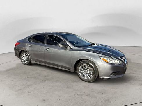 Used 2016 Nissan Altima 2.5 S w/ Power Driver Seat Package image 7