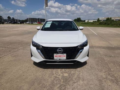 Certified 2025 Nissan Sentra S FWD image 11
