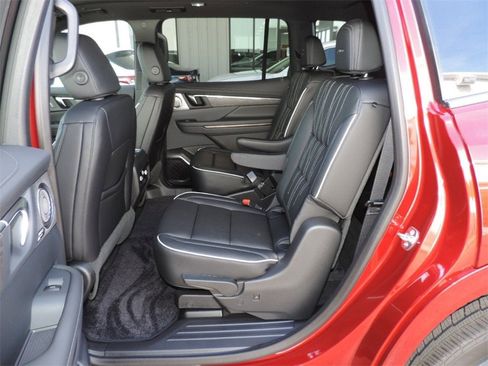 New 2026 Buick Enclave Avenir image 18