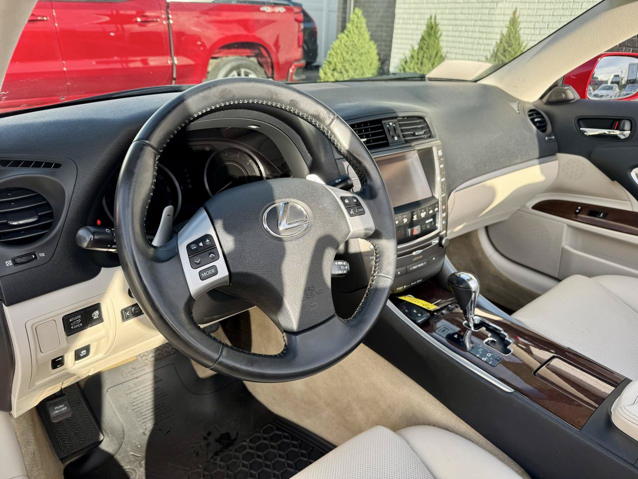 Used 2014 Lexus IS 250C w/ Navigation System Package RWD image 18