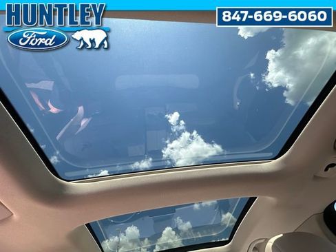 Used 2022 Mercedes-Benz GLC 300 4MATIC w/ Premium Package Lite image 14