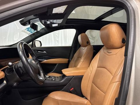 Certified 2024 Cadillac XT4 Sport AWD/4WD image 11