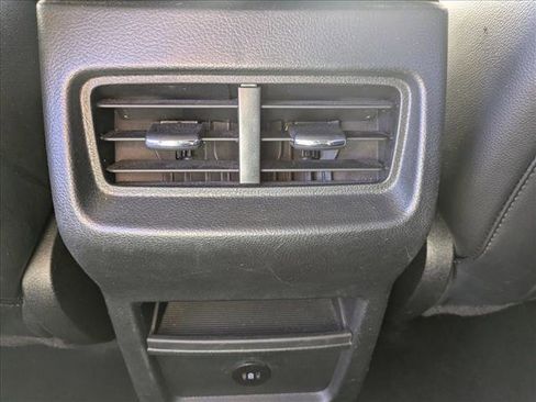 Used 2023 Ford Edge SEL image 15