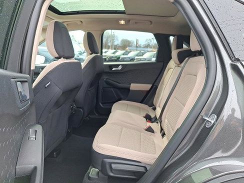 Certified 2020 Ford Escape SE image 10
