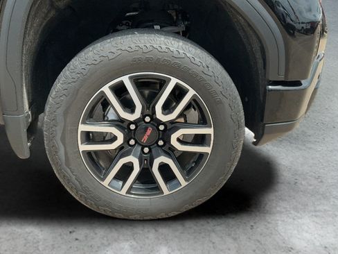 Used 2024 GMC Sierra 1500 AT4 w/ Technology Package AWD/4WD image 23