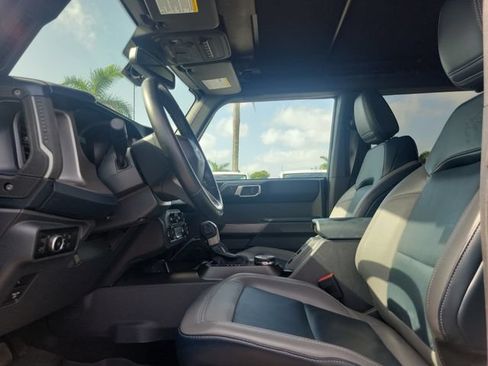 Used 2023 Ford Bronco Outer Banks w/ Sasquatch Package AWD/4WD image 18