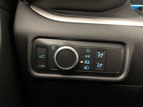 Used 2021 Ford Explorer XLT image 30