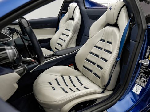 Used 2022 Ferrari 812 GTS RWD image 46