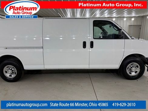 Used 2017 Chevrolet Express 3500 Extended RWD image 6