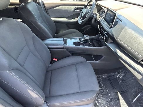 Used 2023 Nissan Rogue S FWD image 11