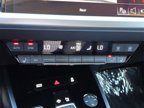 Used 2023 Audi Q4 e-tron Premium Plus w/ Premium Plus image 31