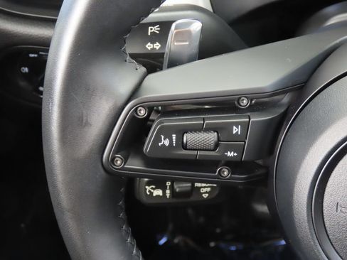 Certified 2026 Porsche Macan AWD/4WD image 19