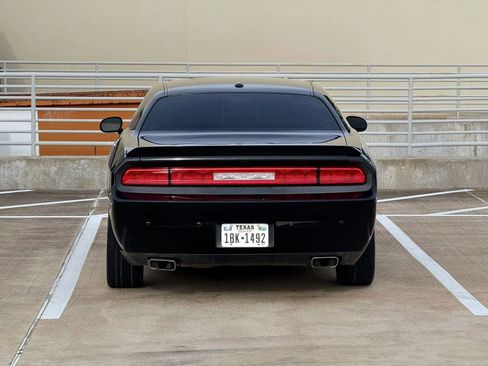 Used 2014 Dodge Challenger R/T RWD image 5