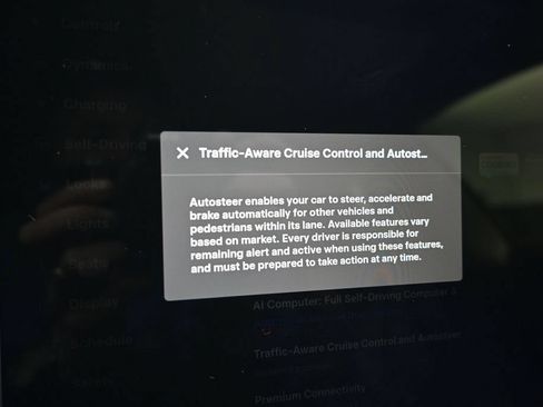 Used 2023 Tesla Model 3 Standard Range RWD image 8