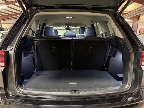 Used 2025 Volkswagen Atlas SE image 11