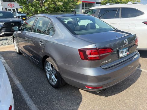 Used 2017 Volkswagen Jetta SEL FWD image 8
