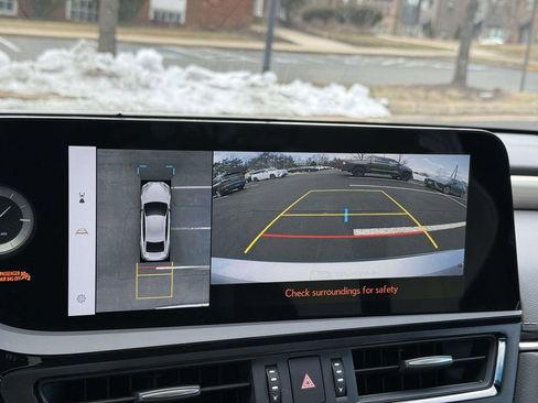 Used 2024 Lexus ES 300h F Sport w/ Accessory Package (Z2) image 11