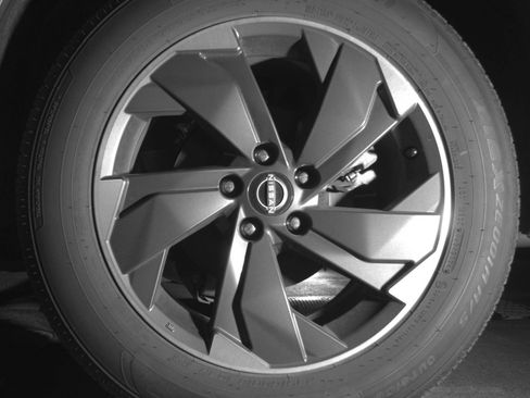 Used 2025 Nissan Rogue SV FWD image 17