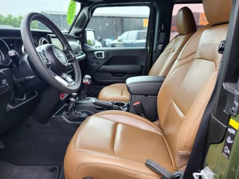 Used 2023 Jeep Wrangler Rubicon w/ LED Lighting Group AWD/4WD image 13