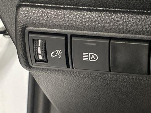 Certified 2022 Toyota Corolla LE image 28